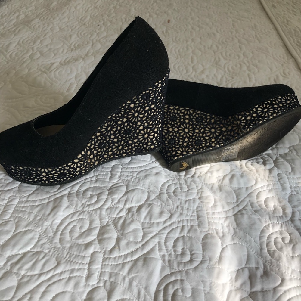Linen heels
